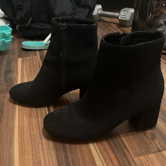 black booties 🖤 - Picture 4 of 5